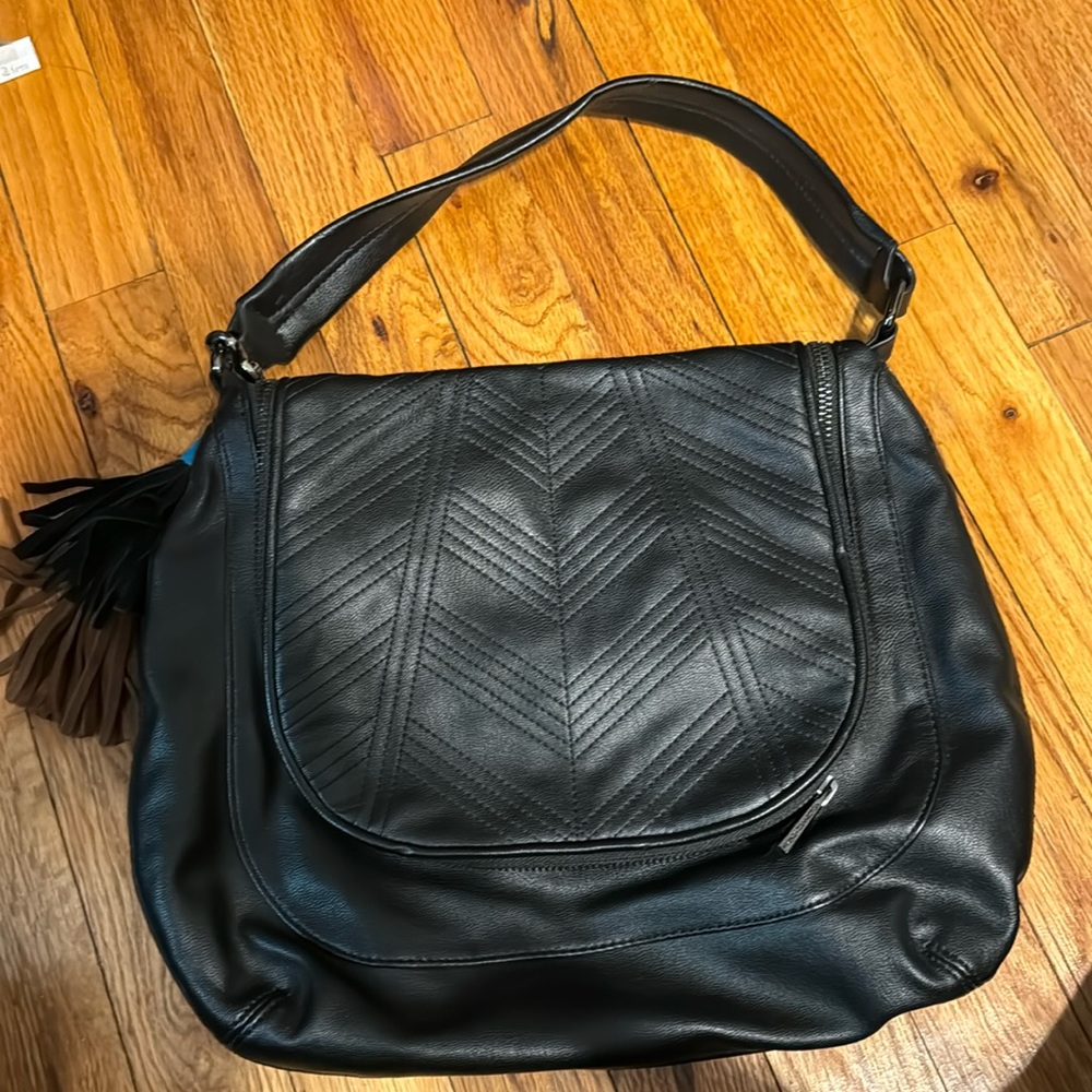 A very nice leather purse.